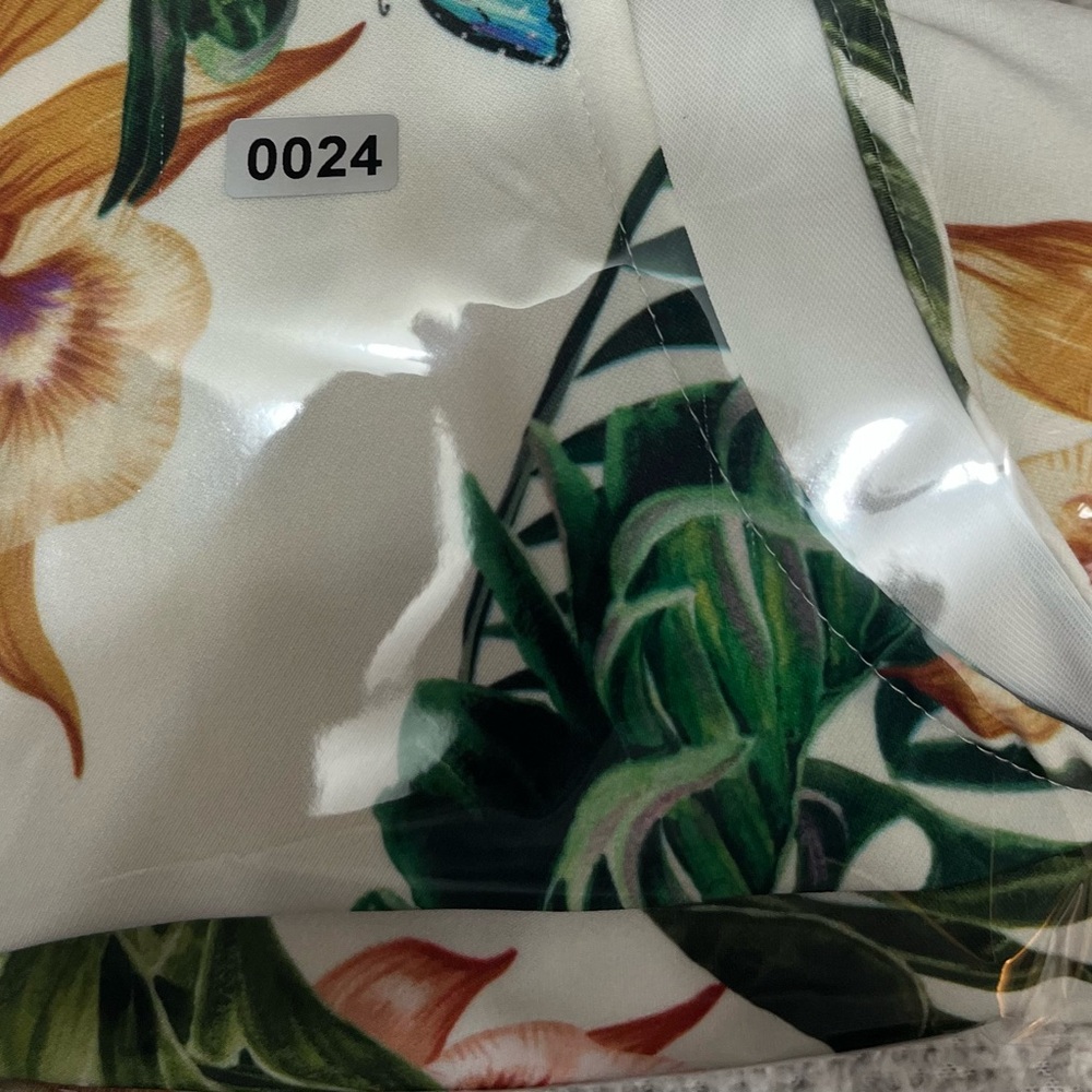Alk Glamour  Woman’s Top Cream and Green Size G - Picture 10 of 10